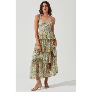 ASTR MIDSUMMER FLORAL TIERED MAXI DRESS SIZE MEDIUM